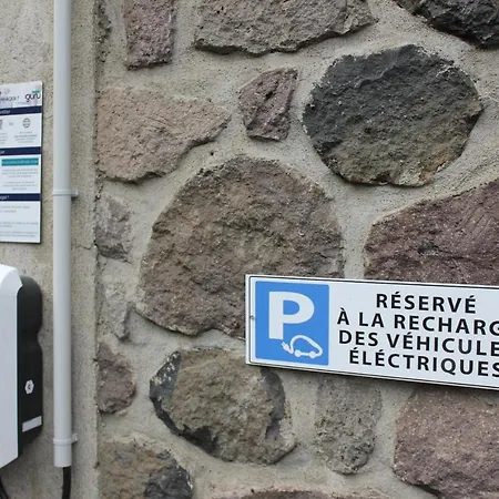 Les Charmilles ホテル ベス・エ・サンタナステーズ