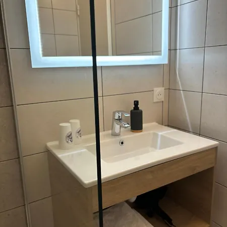 Les Charmilles ホテル 2*