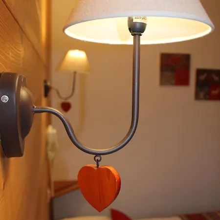 Les Charmilles ホテル ベス・エ・サンタナステーズ